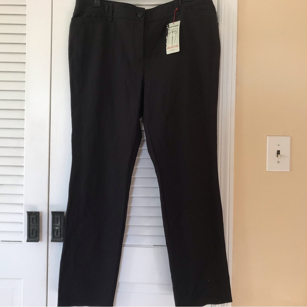 Bran new with tag Gerry Weber slim pants  in size 16.